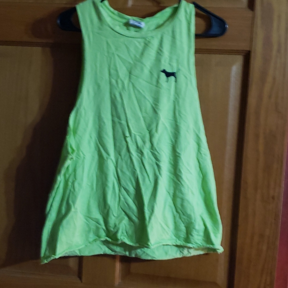 Sleeveless shirt